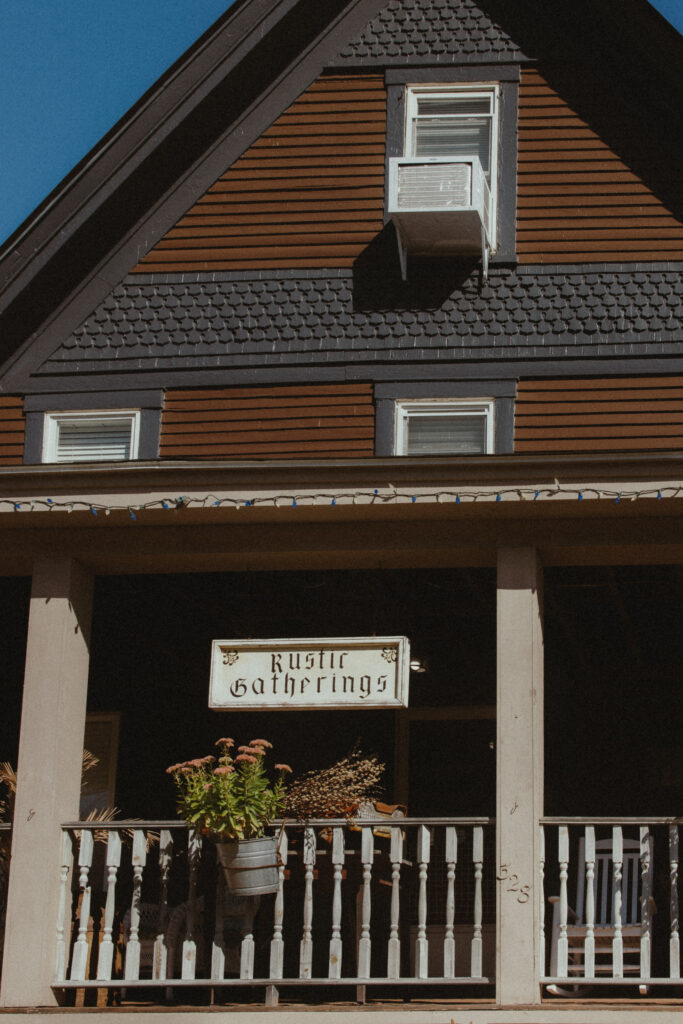 Rustic White Mountains Wedding Venue