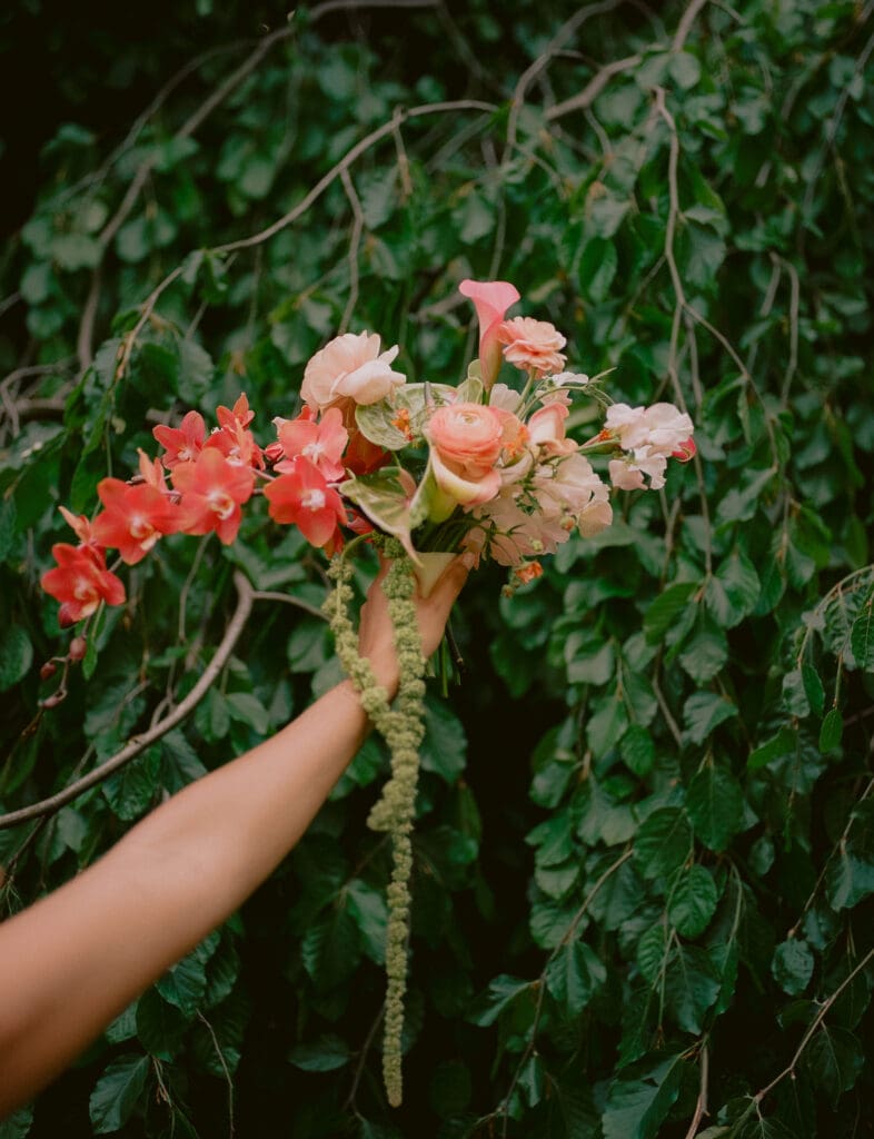 Close up of the bridal bouquet at a prospect park boathouse wedding